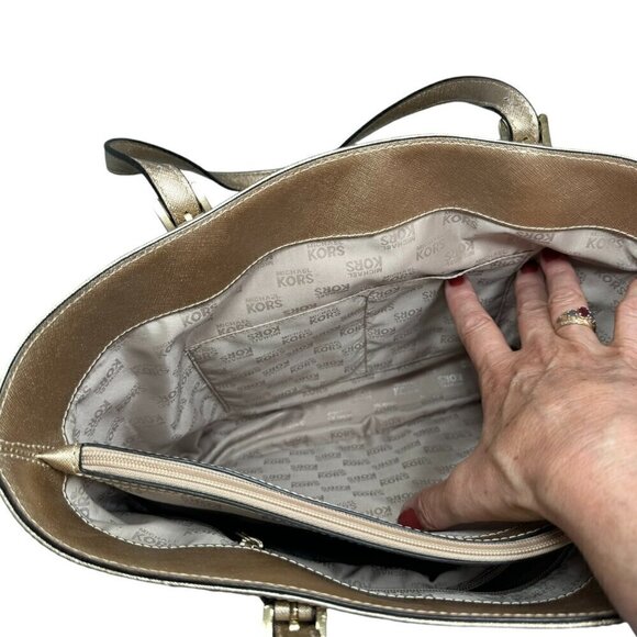 Michael Kors Gold Jet Set Front Pocket Tote Large  Never Used - Picture 6 of 12